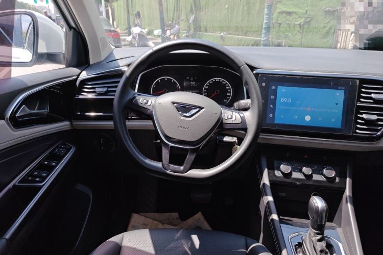Used Jetta VS5 2023 280TSI Automatic Trend Edition Steering Wheel