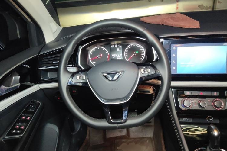 Used Jetta VS5 2023 280TSI Automatic Trend Edition Steering Wheel