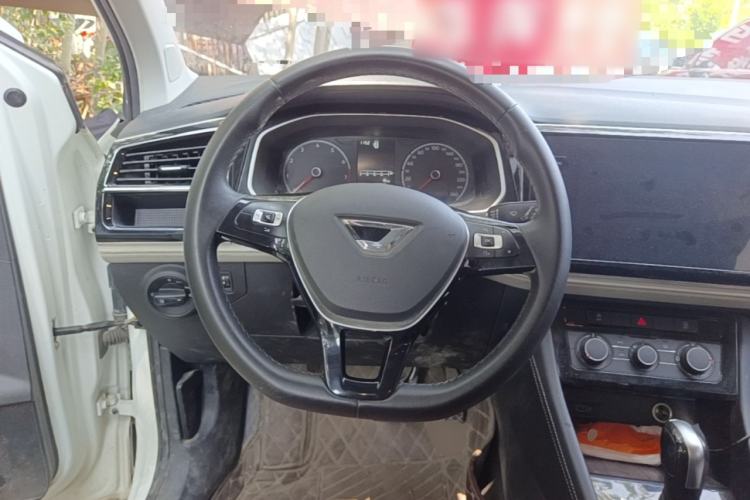Used Jetta VS5 2023 280TSI Automatic Trend Edition Steering Wheel
