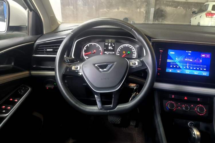 Used Jetta VS5 2023 280TSI Automatic Trend Edition Steering Wheel