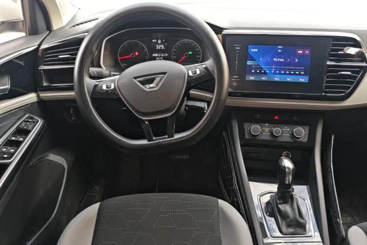 Used Jetta VS5 2023 280TSI Automatic Trend Edition Steering Wheel
