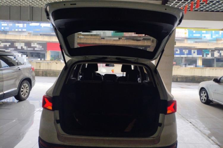 Used Jetta VS5 2023 280TSI Automatic Trend Edition Trunk
