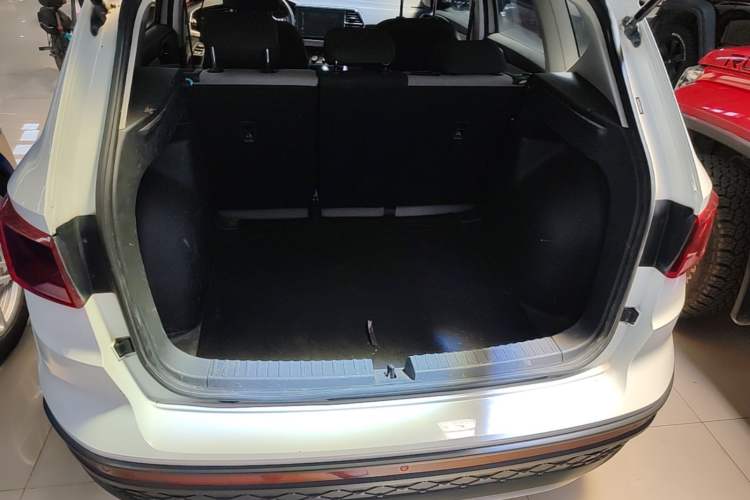 Used Jetta VS5 2023 280TSI Automatic Trend Edition Trunk