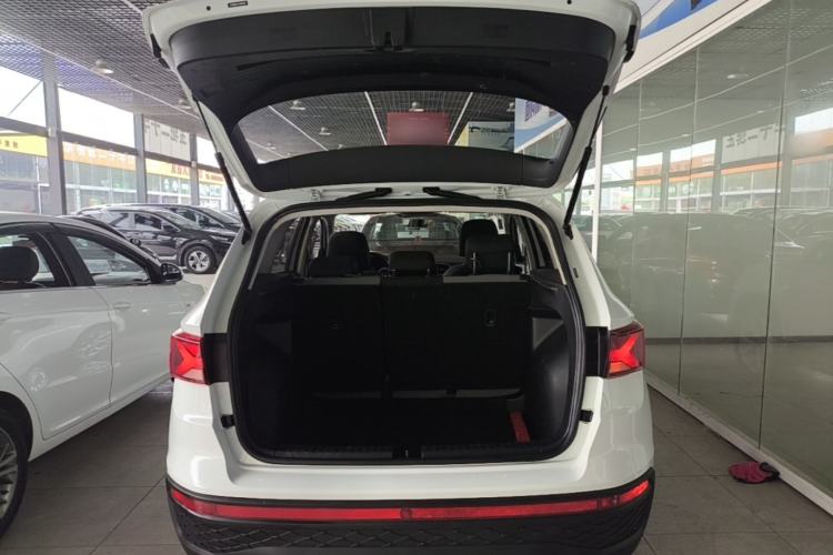 Used Jetta VS5 2023 280TSI Automatic Trend Edition Trunk