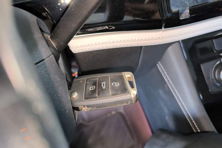 Used Jetta VS5 2023 280TSI Manual Entry-Level Model Vehicle Key