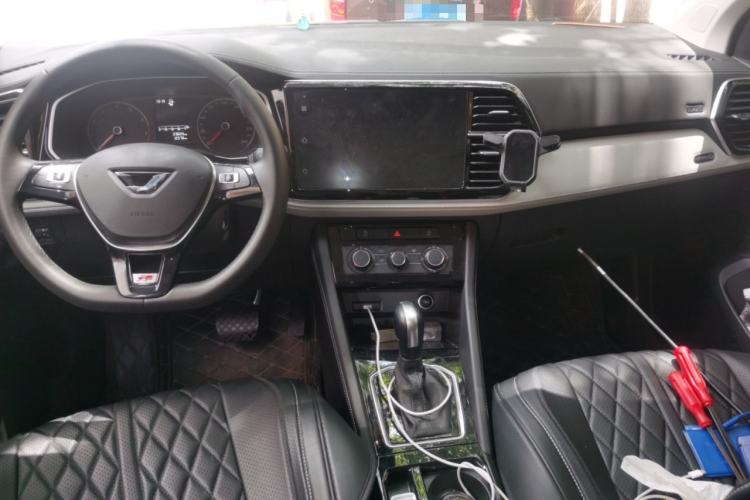 Used Jetta VS5 2024 280TSI Automatic Pioneer Edition Center Console