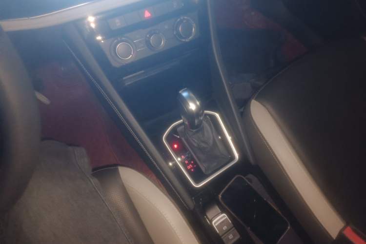 Used Jetta VS5 2024 280TSI Automatic Pioneer Edition Gear Lever
