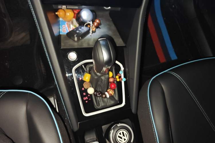 Used Jetta VS5 2024 280TSI Automatic Enjoyment Highlight Edition Gear Lever
