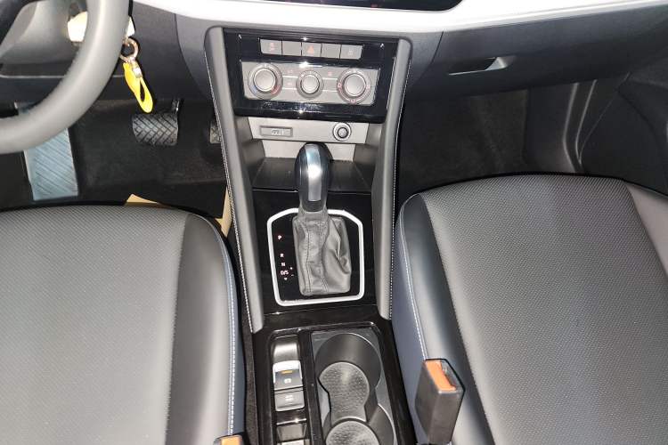 Used Jetta VS5 2024 280TSI Automatic Pioneer Edition Gear Lever