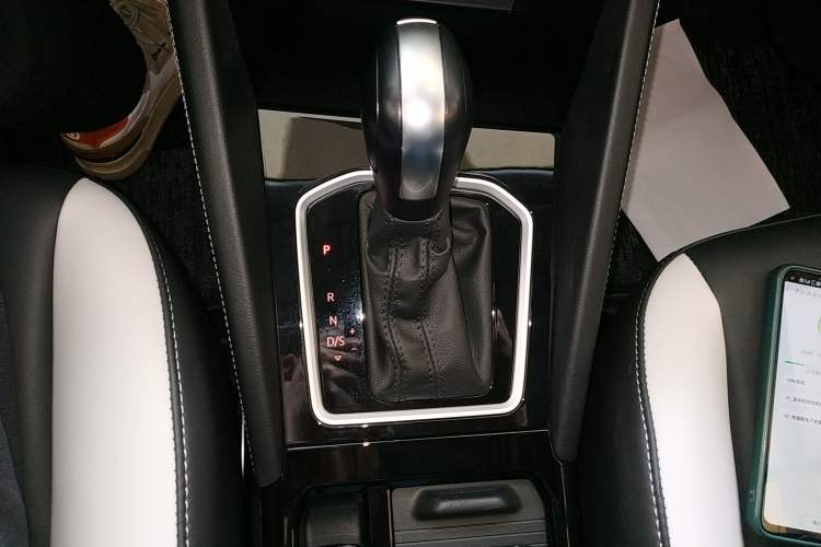 Used Jetta VS5 2024 280TSI Automatic Pioneer Edition Gear Lever