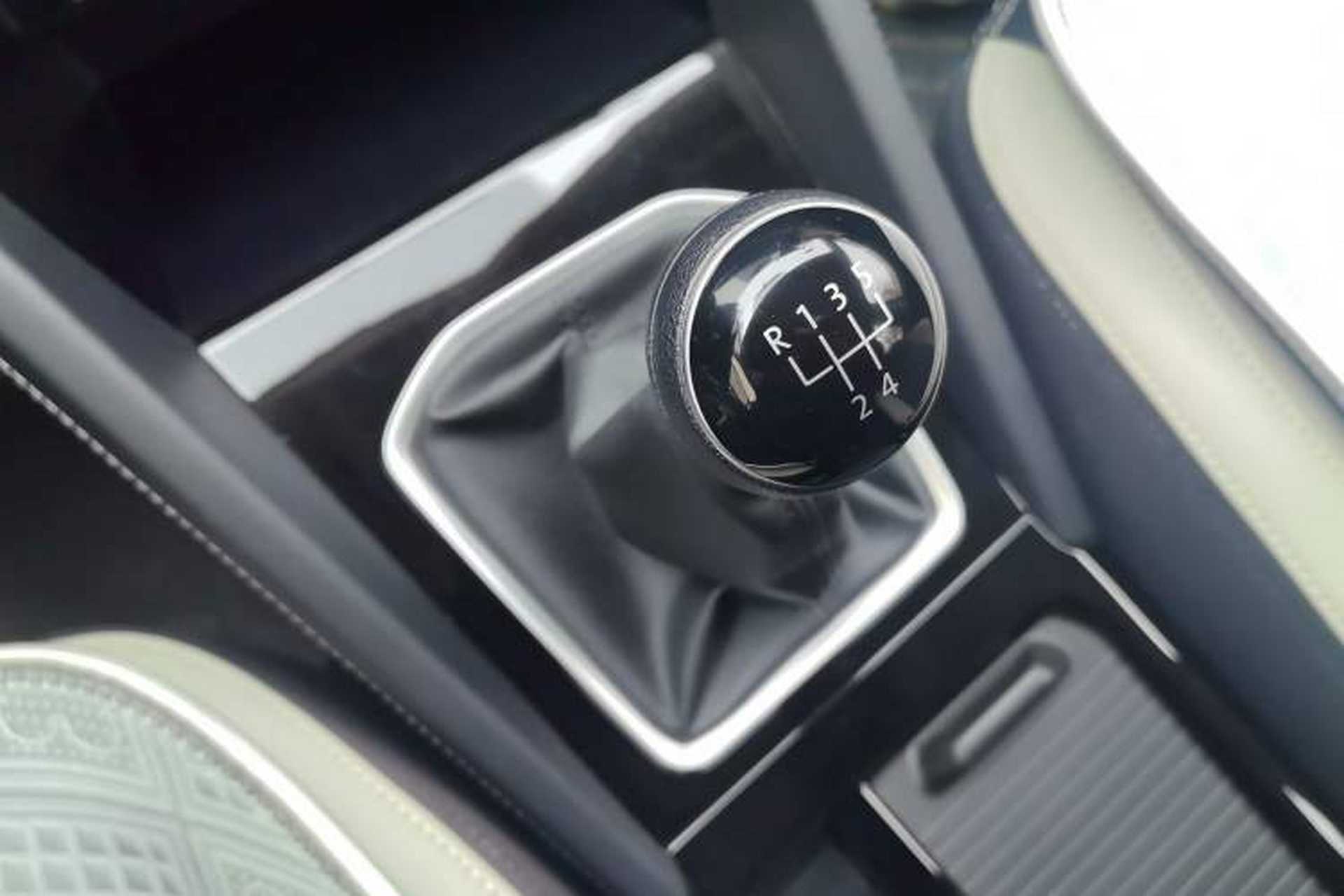 Used Jetta VS5 2024 280TSI Manual Pioneer Edition Gear Lever