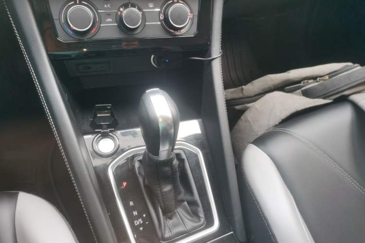 Used Jetta VS5 2024 280TSI Automatic Enjoyment Edition Gear Lever