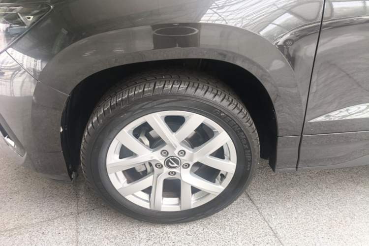Used Jetta VS5 2024 280TSI Automatic Pioneer Edition Left Front Wheel Hub