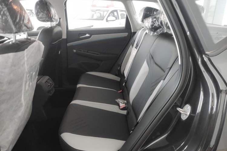 Used Jetta VS5 2024 280TSI Automatic Flagship High-Gloss Edition Left Rear Seat