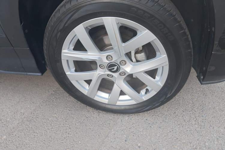 Used Jetta VS5 2024 280TSI Automatic Pioneer Edition Right Front Wheel Hub
