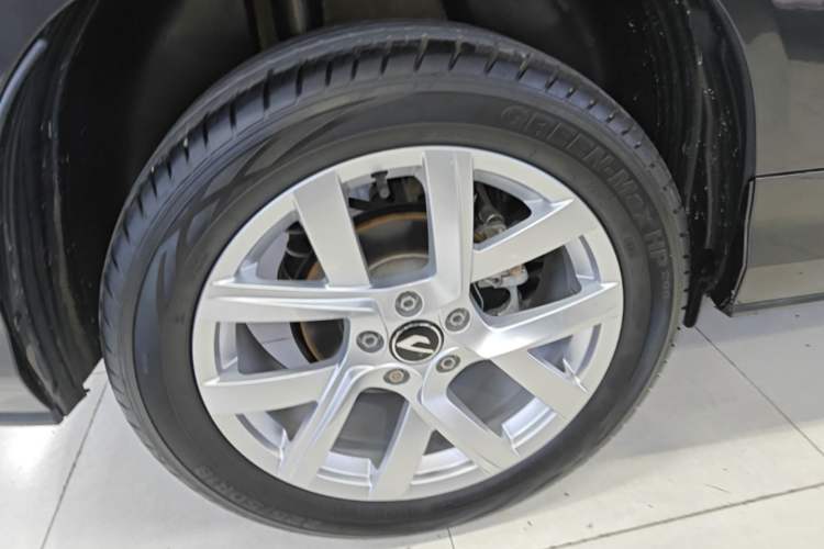 Used Jetta VS5 2024 Model, 5th Anniversary Edition Right Rear Wheel Hub