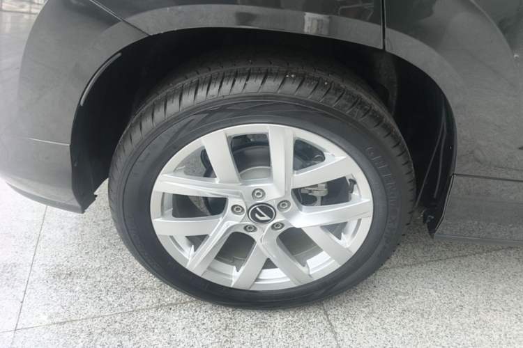 Used Jetta VS5 2024 280TSI Automatic Pioneer Edition Right Rear Wheel Hub
