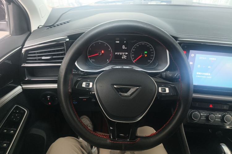 Used Jetta VS5 2024 280TSI Automatic Pioneer Edition Steering Wheel