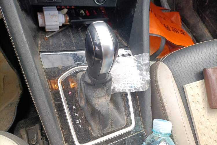 Used Jetta VS5 2024 280TSI Automatic Pioneer Edition Gear Lever