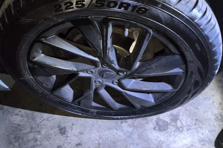 Used Jetta VS5 2024 280TSI Automatic Enjoyment Edition Right Front Wheel Hub