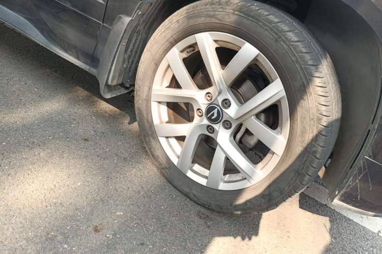 Used Jetta VS5 2024 280TSI Automatic Enjoyment Edition Right Front Wheel Hub