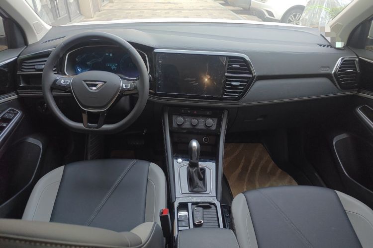 Used Jetta VS5 2024 280TSI Automatic Enjoyment Edition Center Console