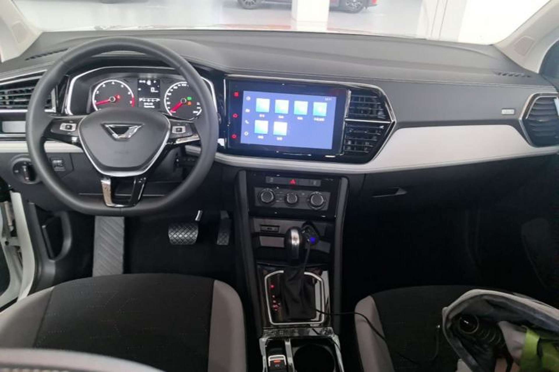 Used Jetta VS5 2024 280TSI Automatic Pioneer Edition Center Console