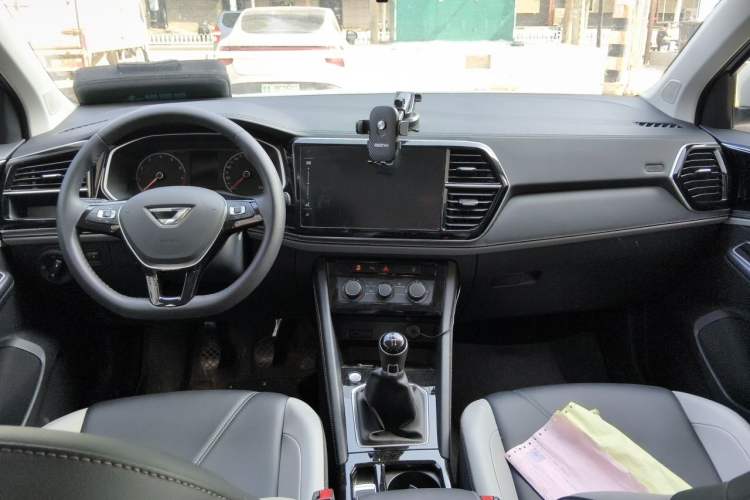Used Jetta VS5 2024 280TSI Manual Enjoyment Edition Center Console