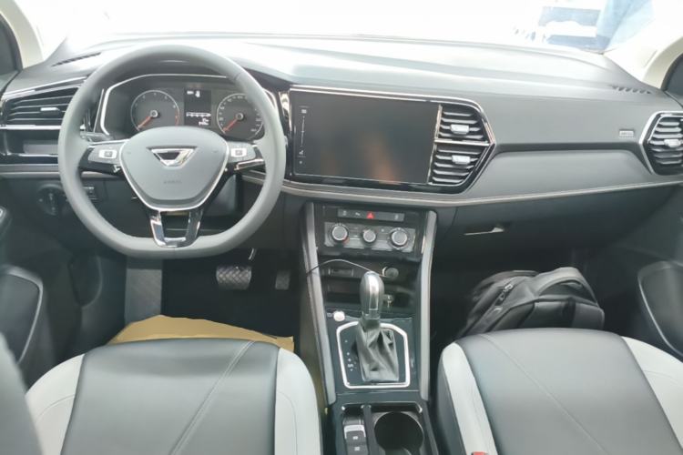 Used Jetta VS5 2024 280TSI Automatic Enjoyment Edition Center Console