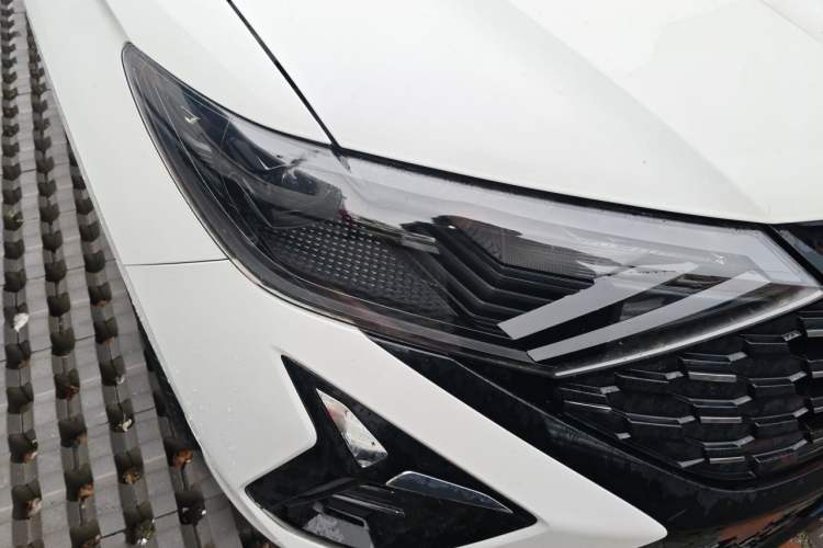 Used Jetta VS5 2024 280TSI Manual Pioneer Edition Exterior 6