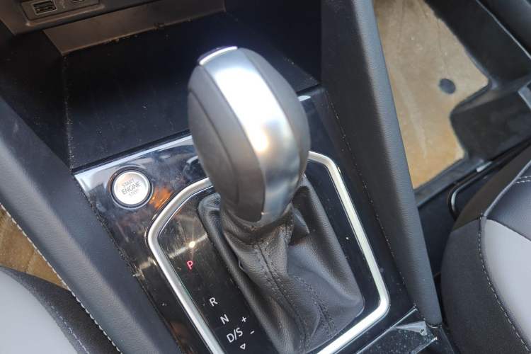 Used Jetta VS5 2024 280TSI Automatic Enjoyment Edition Gear Lever