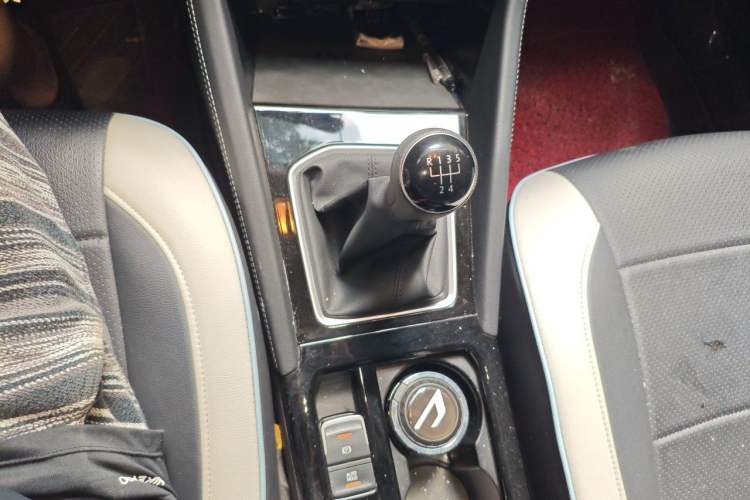 Used Jetta VS5 2024 280TSI Manual Pioneer Edition Gear Lever