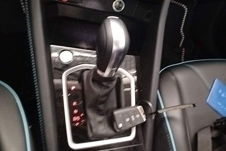 Used Jetta VS5 2024 280TSI Automatic Enjoyment Highlight Edition Gear Lever