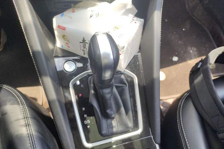 Used Jetta VS5 2024 280TSI Automatic Enjoyment Edition Gear Lever