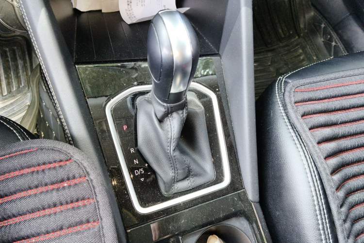 Used Jetta VS5 2024 280TSI Automatic Pioneer Edition Gear Lever