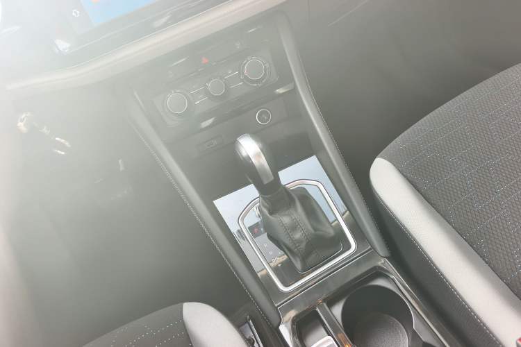 Used Jetta VS5 2024 Model, 5th Anniversary Edition Gear Lever