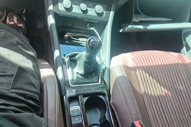Used Jetta VS5 2024 280TSI Manual Pioneer Edition Gear Lever