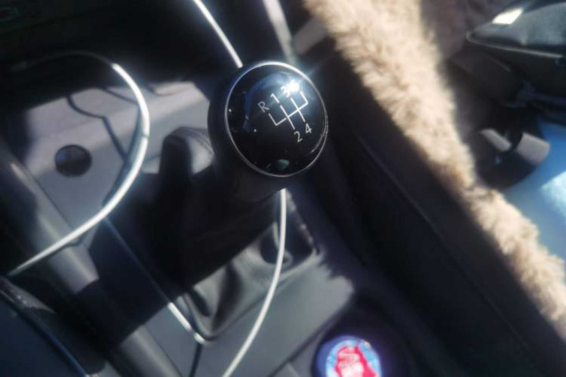 Used Jetta VS5 2024 280TSI Manual Pioneer Edition Gear Lever