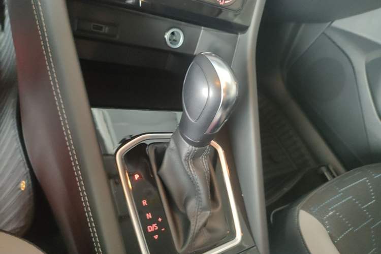 Used Jetta VS5 2024 280TSI Automatic Pioneer Edition Gear Lever