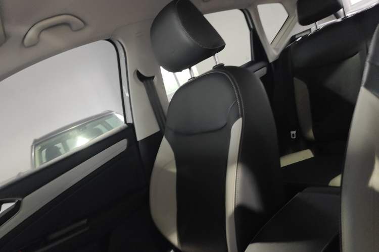 Used Jetta VS5 2024 280TSI Automatic Pioneer Edition Headliner