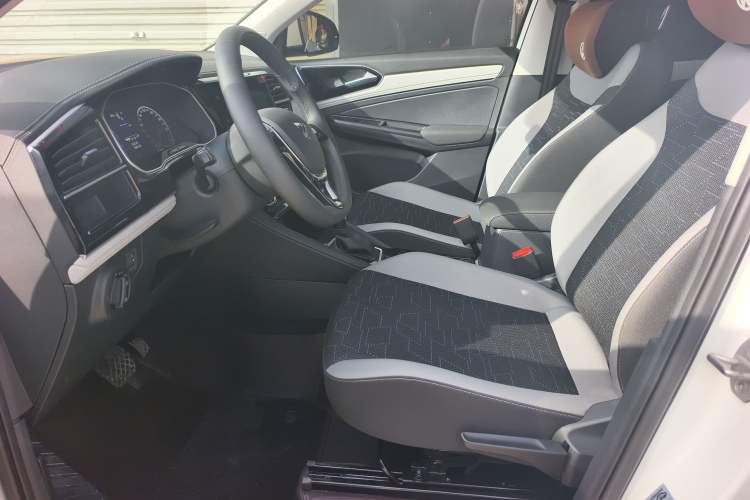 Used Jetta VS5 2024 Model, 5th Anniversary Edition Left Front Seat