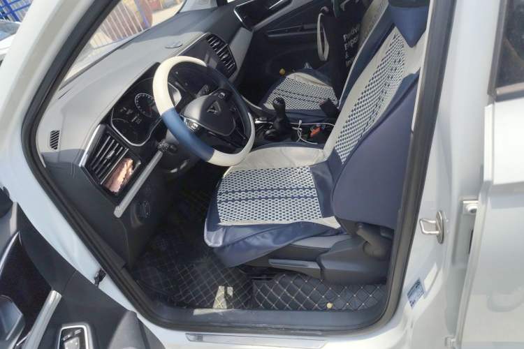 Used Jetta VS5 2024 280TSI Manual Pioneer Edition Left Front Seat