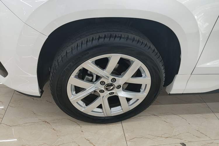 Used Jetta VS5 2024 Model, 5th Anniversary Edition Left Front Wheel Hub