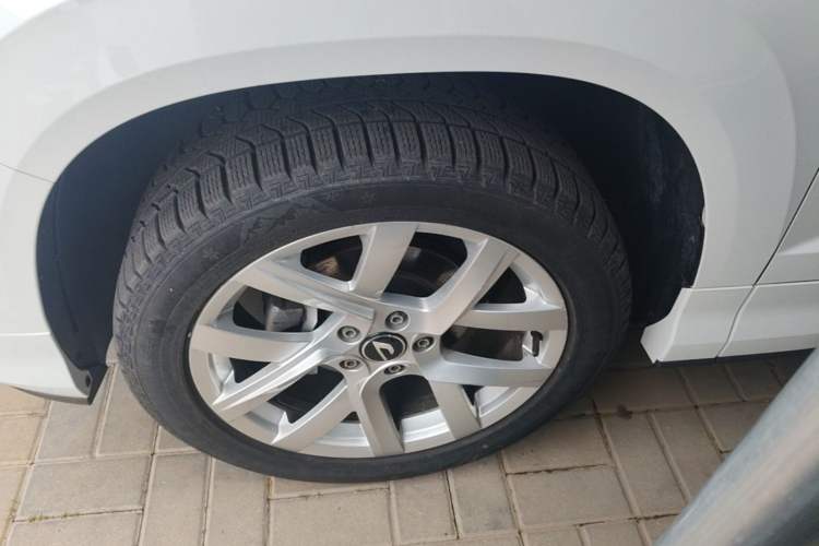 Used Jetta VS5 2024 Model, 5th Anniversary Edition Left Front Wheel Hub