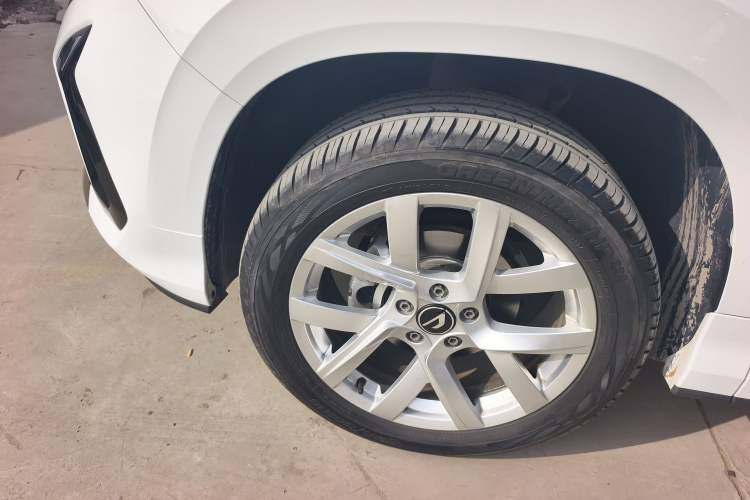 Used Jetta VS5 2024 Model, 5th Anniversary Edition Left Front Wheel Hub