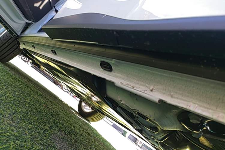 Used Jetta VS5 2024 280TSI Automatic Enjoyment Edition Left Side Sill