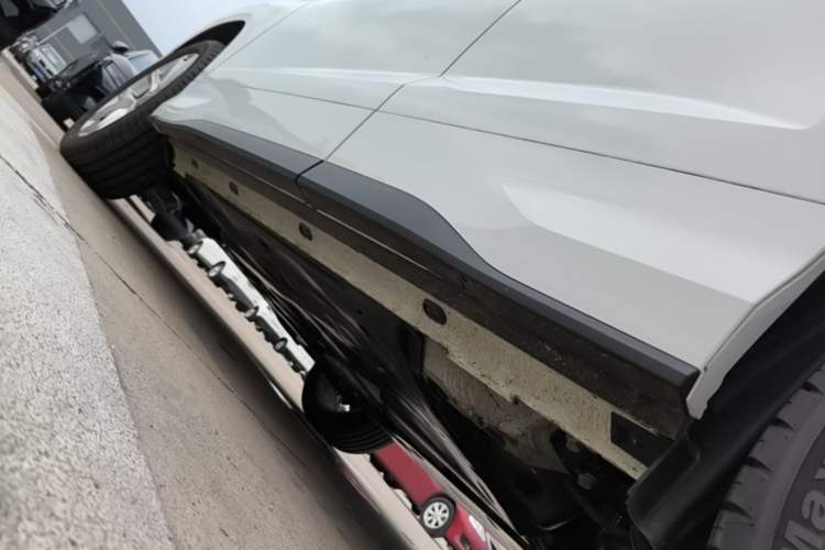 Used Jetta VS5 2024 5th Anniversary Edition 280TSI Manual Pioneer Version Left Side Sill