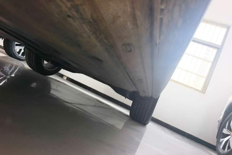 Used Jetta VS5 2024 Model, 5th Anniversary Edition Left Side Sill