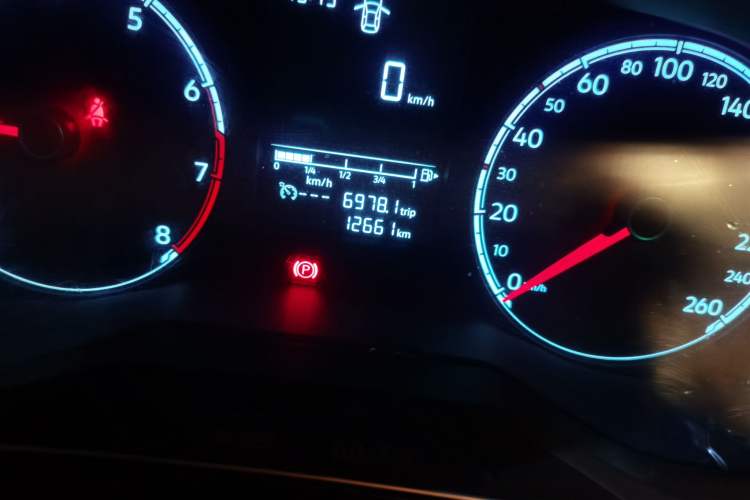 Used Jetta VS5 2024 5th Anniversary Edition 280TSI Manual Pioneer Version Odometer Close Up