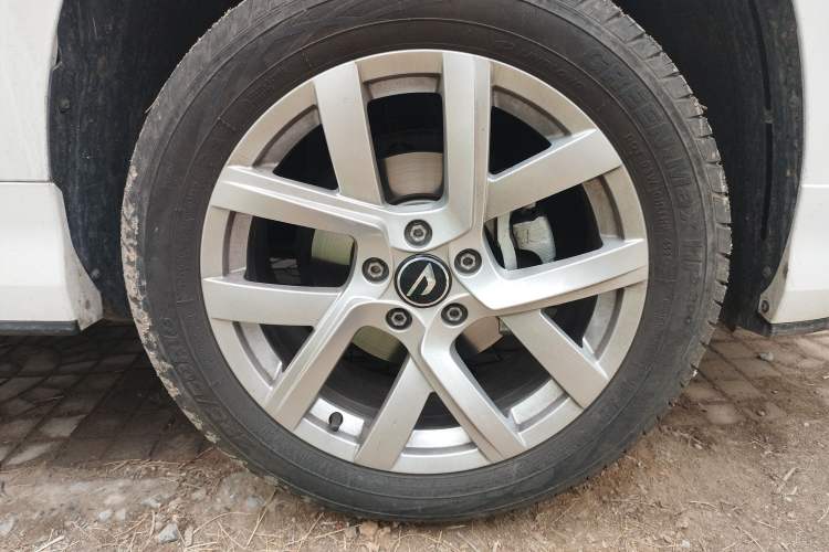 Used Jetta VS5 2024 280TSI Automatic Enjoyment Edition Right Front Wheel Hub